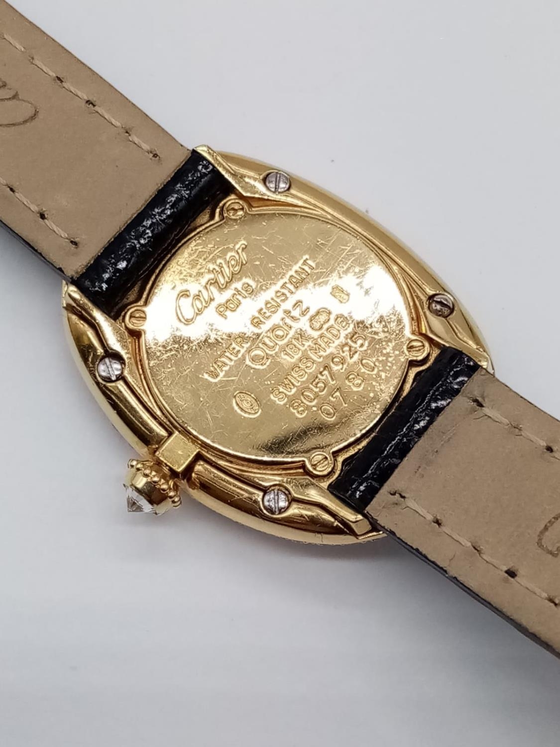 Vintage 18ct gold Cartier ladies quartz watch with oval face and