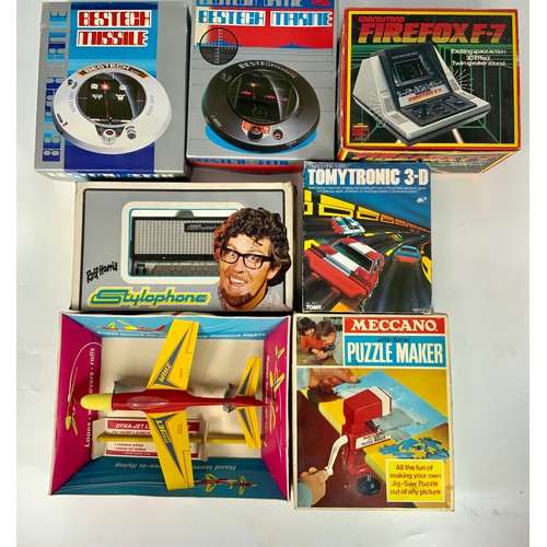53 - SUNDRY 70S 80S CHILDRENS GAMES, INC MECCANO, JIGSAW PUZZLE MAKER, TOMY TRONIC 3-D, ROLF HARRIS STYLO... 