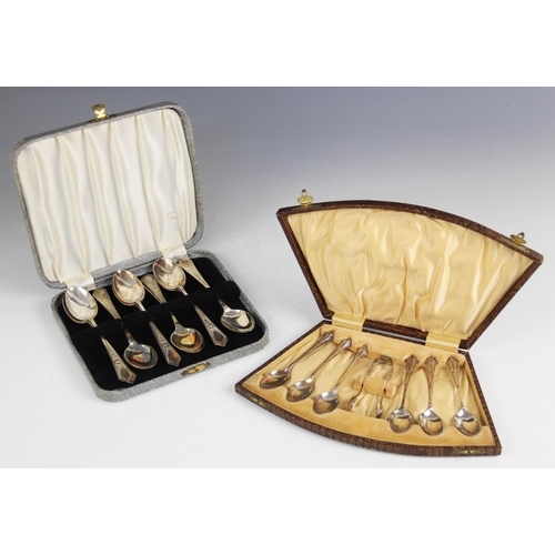 19 - A cased set of twelve Victorian silver teaspoons, Horace Woodward & Co, Birmingham 1876, each 13cm l... 