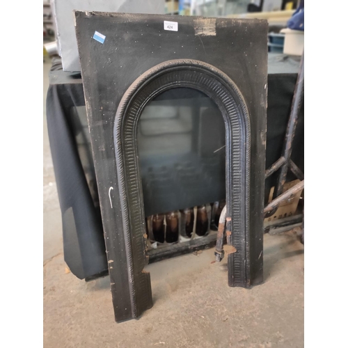 424 - Victorian cast iron fire front