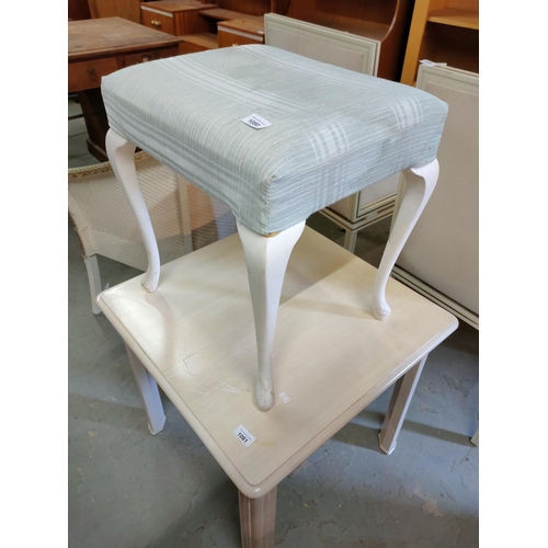 1080 - Queen Anne dressing table stool