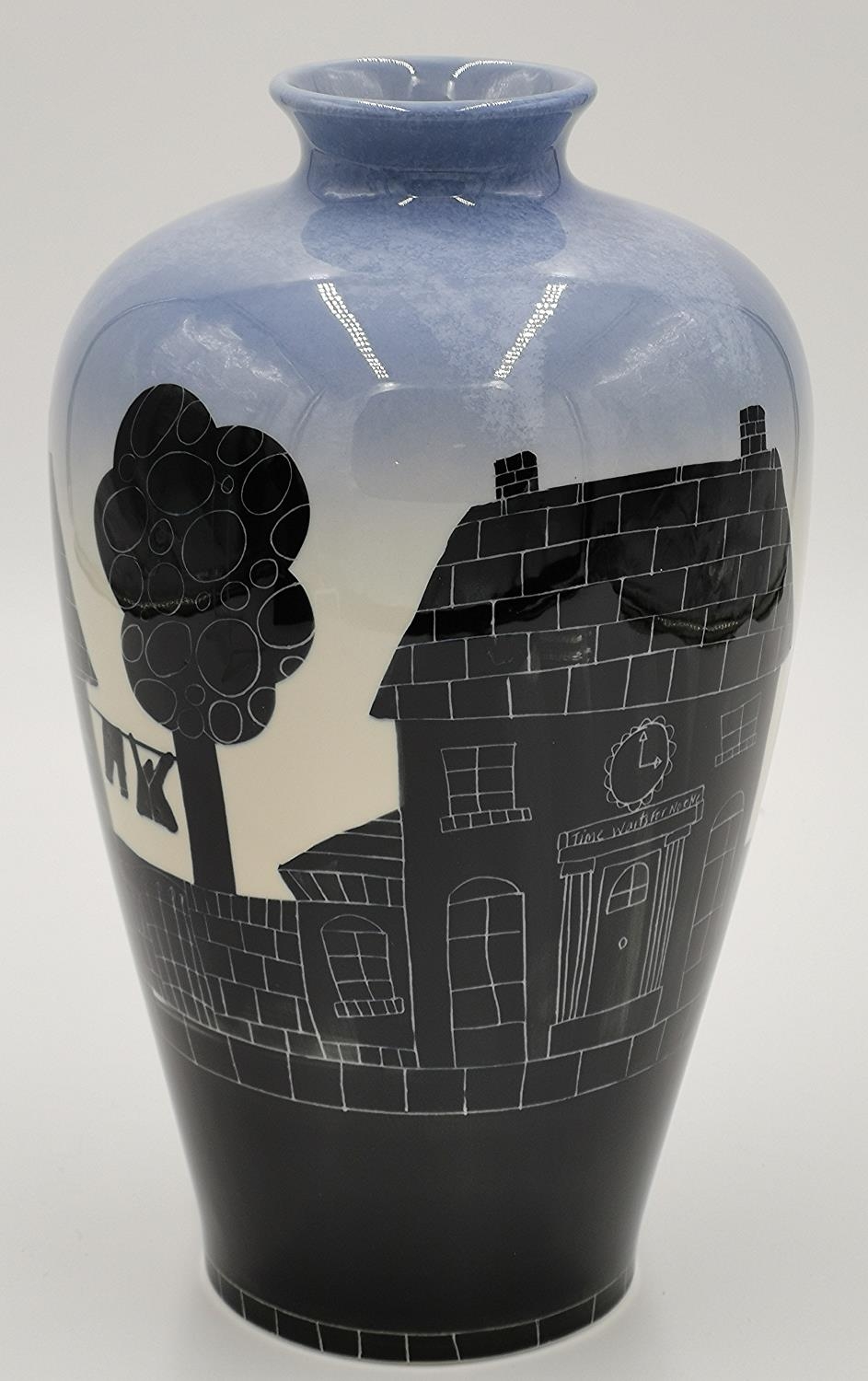MOORLAND POTTERY (Chelsea WorksBurslem,Stoke On Trent) Large 26cm VASE