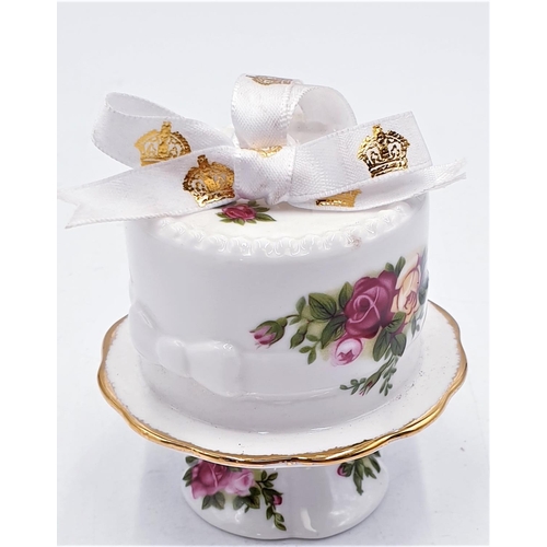 34 - ROYAL ALBERT CHRISTMAS CAKE DECORATION IN THE OLD COUNTRY ROSES DESIGN