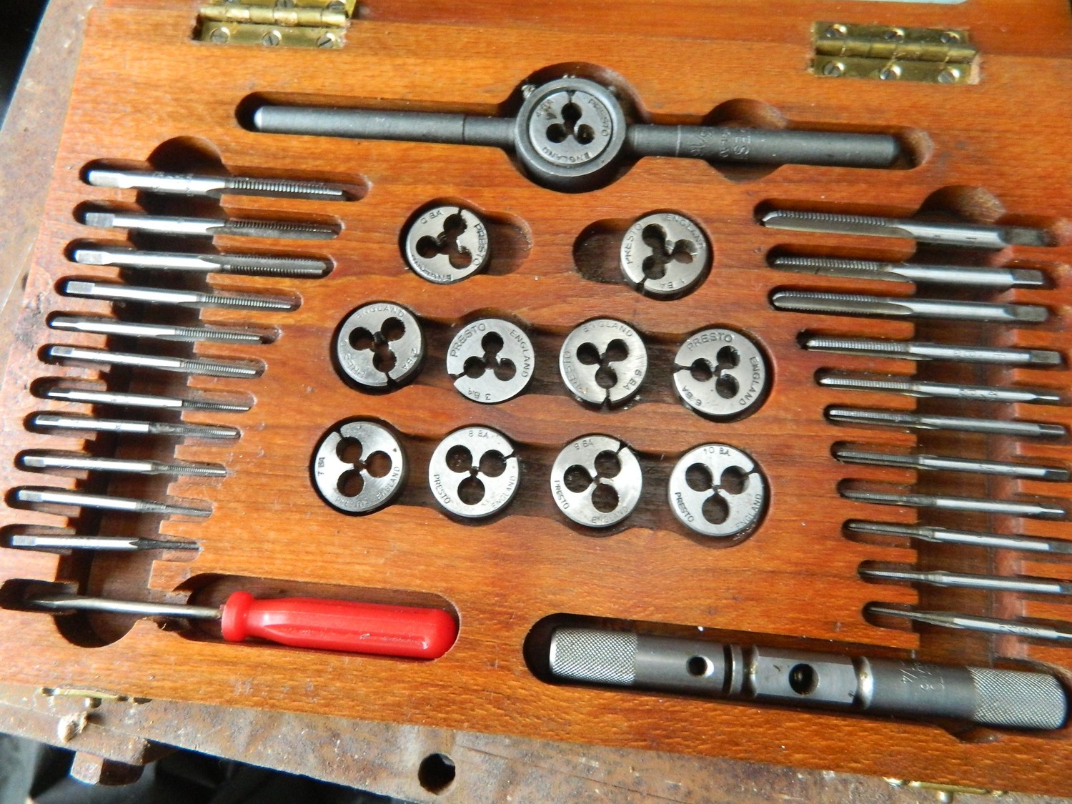 Presto BA Tap and Die set Looks to never have been used. Very handy set