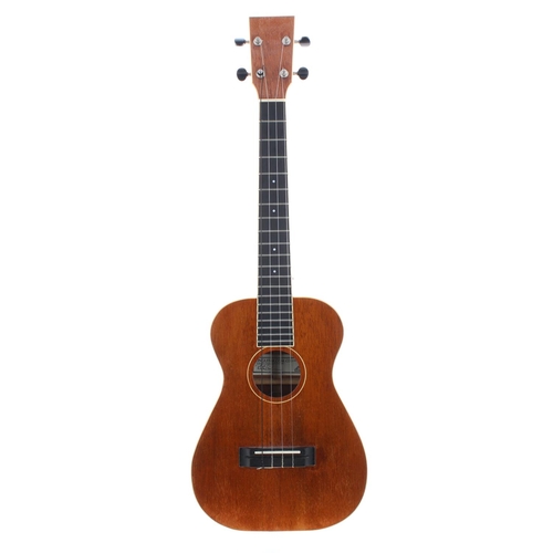 1001 - Rob Collins RDC195 electro-acoustic ukulele