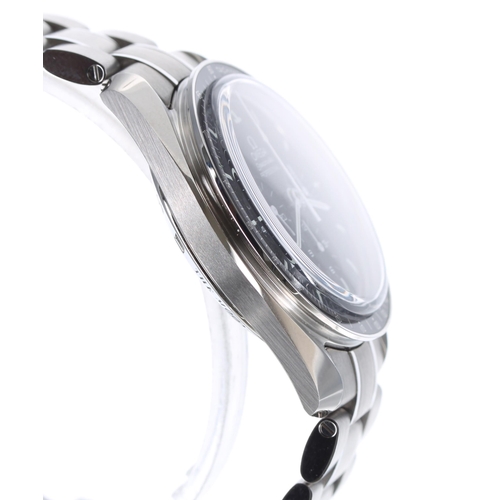 38 - Omega Speedmaster Professional Chronograph 'Moonwatch' stainless steel gentleman's wristwatch, ref. ... 