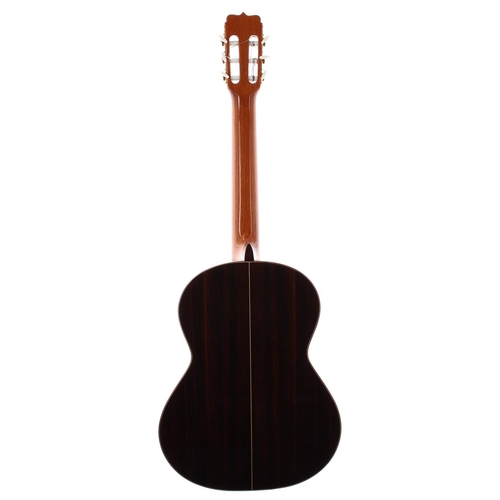 1325 - 1998 José Ramirez R2 classical guitar, made in Spain; Back and sides: rosewood, light surface scratc... 