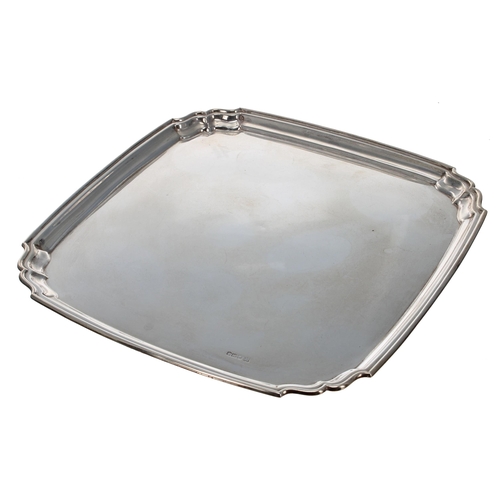 545 - George V silver square silver salver, with moulded canted corners, maker Boardman, Glossop & Co.... 