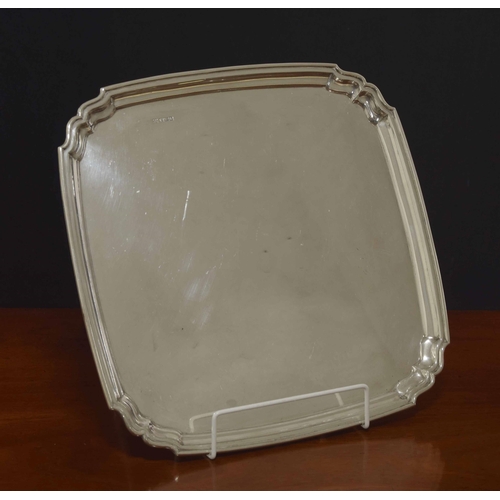 545 - George V silver square silver salver, with moulded canted corners, maker Boardman, Glossop & Co.... 