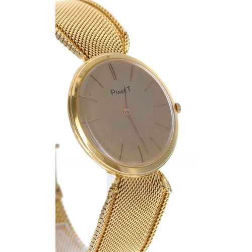 33 - Piaget 18ct dress wristwatch, circular champagne dial with applied baton markers, signed cal. 9P 18 ... 