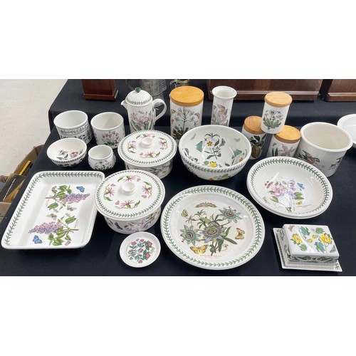 16 - Portmeirion Pottery to include a selection of 'Botanic Garden' pattern and some by Susan Williams-El... 