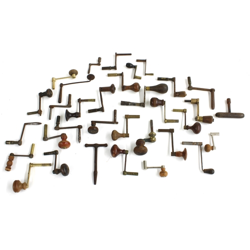 2103 - Quantity of crank handle longcase and mantel clock keys (over 30)