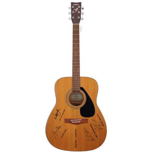 544 - Country Artists - autographed Yamaha F-310 acoustic guitar, signed by Johnny Cash, Willie Nelson, Kr... 