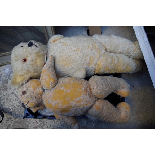 1434 - Two vintage teddy bears, one with growler; together with a pyjama case and two others. ... 