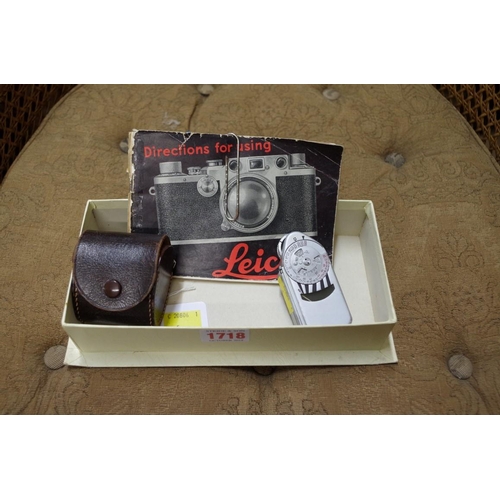 1718 - Cameras: a Leitz VIOOH viewfinder, in leather case; together with a Leitz Meter M; and Leica IIIC in... 