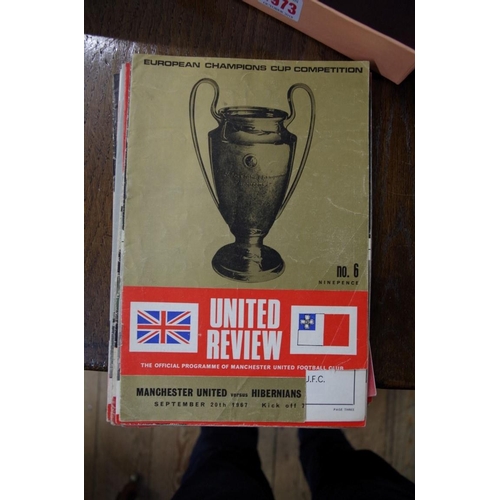 1973 - Football Programmes: Manchester United, a collection spanning seasons 1958/59 to 1969/70, to in... 