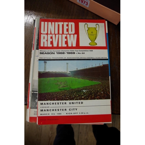 1973 - Football Programmes: Manchester United, a collection spanning seasons 1958/59 to 1969/70, to in... 
