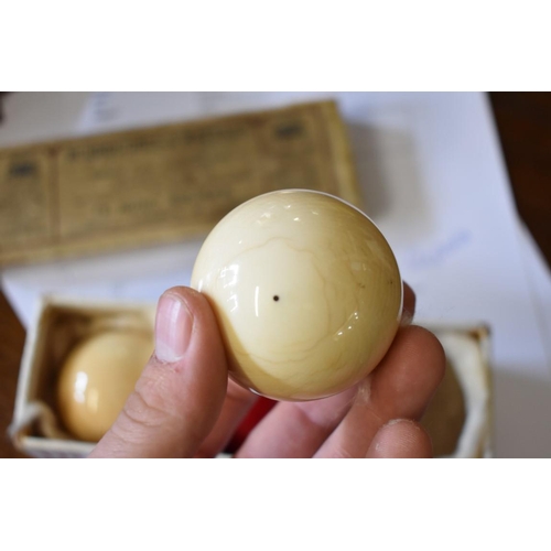 1721 - A set of three ivory billiard balls, in original 'Burroughes & Watts Ltd' box.