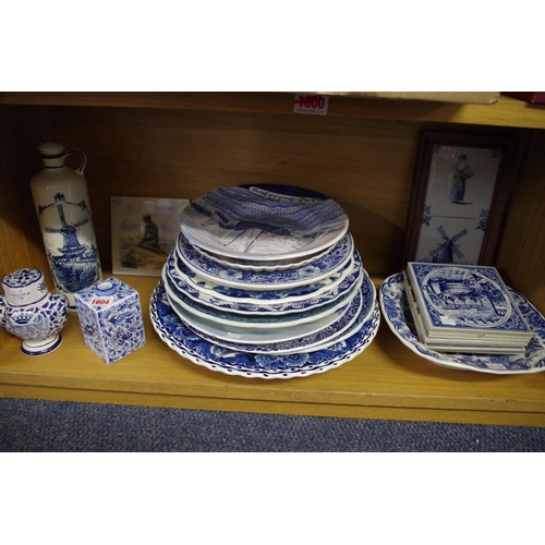 1604 - A collection of Dutch Delft blue and white pottery. 