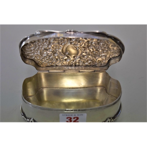 32 - An Edwardian silver jewellery casket, by H Matthews, Birmingham 1902, 12.5cm length, 182g.... 