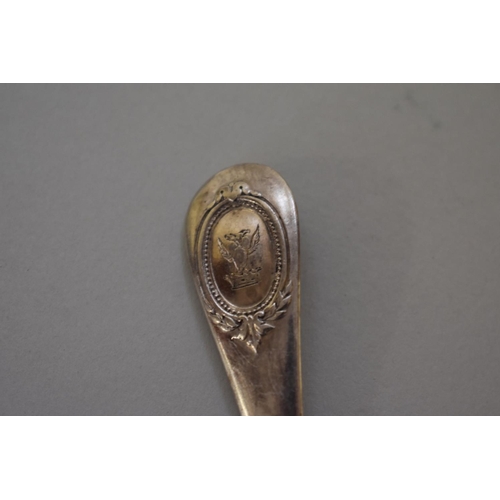 39 - A set of five George IV silver fiddle pattern teaspoons, by Thomas Dicks, London 1826, 125g; togethe... 