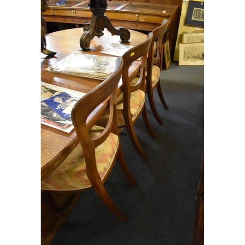1754 - A set of six Victorian balloon back dining chairs. 