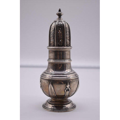 2 - A large silver caster, by Robert Pringle, Chester 1931, 18.5cm high, 274.5g.... 