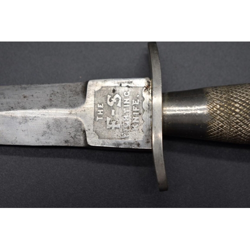 1671 - A rare Fairbairn Sykes 1st pattern fighting knife, by Wilkinson Sword, with 17cm blade, the handle n... 