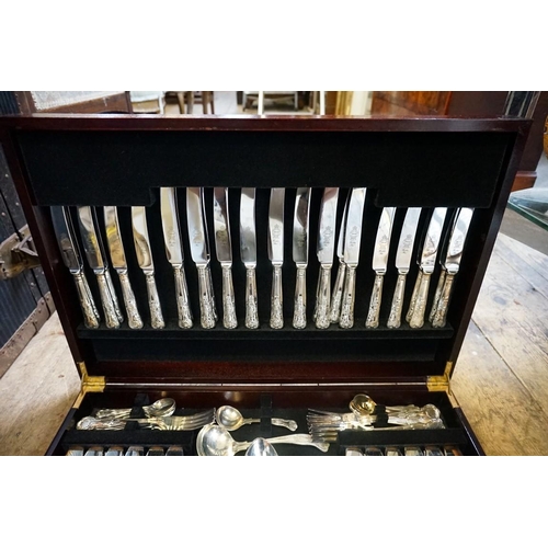 1328 - A cased canteen of EPNS 'King's' pattern cutlery, for twelve. 