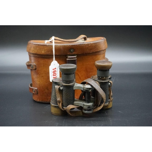 1607 - A pair of World War I period Carl Zeiss binoculars, in original leather case dated 1914 and wit... 
