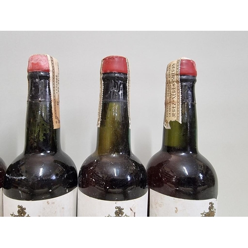 25 - Six half bottles of Tres Cortados Sherry, Antonio de la Riva, 1940s bottling. (6)