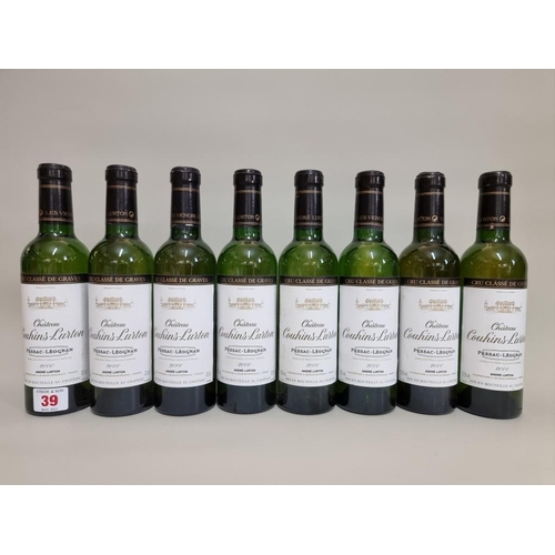 39 - Eight 37.5cl botles of Chateau Couhins Lurton Blanc, 2000, Pessac-Leognan. (8)