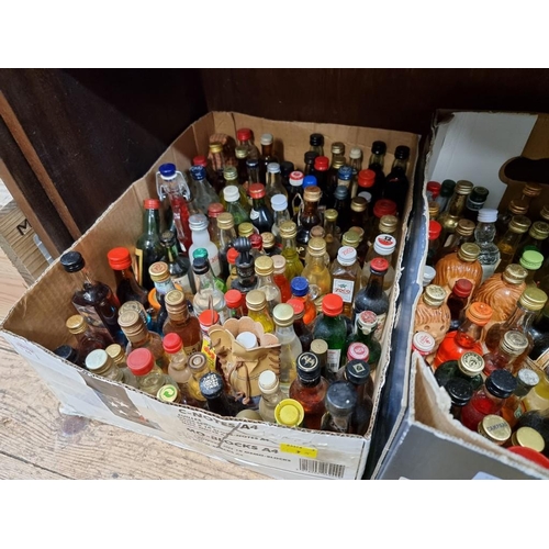 44 - A large collection of 5cl miniatures and similar. (200+)