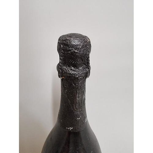 47 - A 75cl bottle of Moet et Chandon 'Dom Perignon' 1983 vintage champagne.
