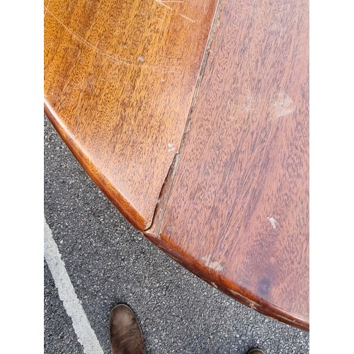 1013 - A large mahogany wake table, 303cm long x 143cm wide extended. 