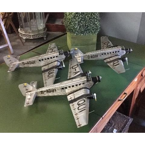 324 - 3 x Metal aircrafts all A/F...
