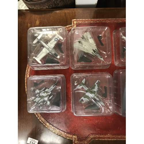 171 - Box of model aeroplanes in there original clear boxes...