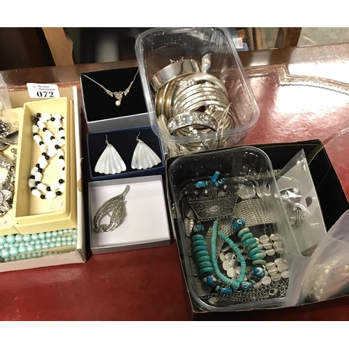 72 - Box of assorted jewellery inc silver & mother of pearl earrings, necklases etc...