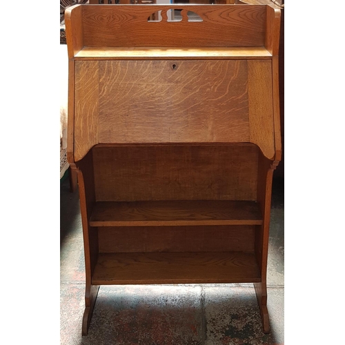 Late 19th C Arts And Crafts Honey Oak Bureau With Integral Pigeon