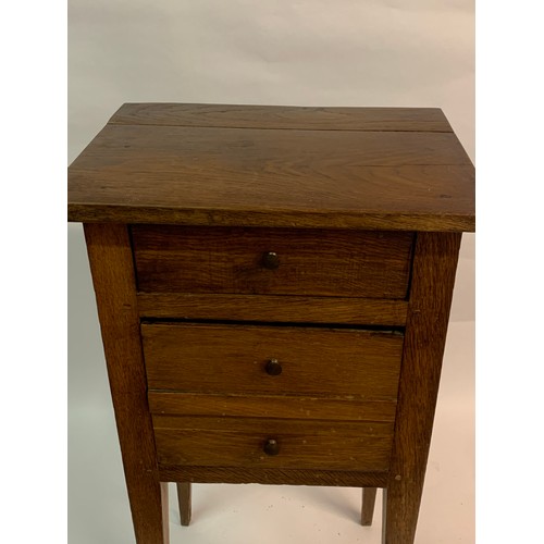 59 - Antique Pegged Joint Chest Of Drawers / Bedside Unit. 39 x 30 x 74 cms