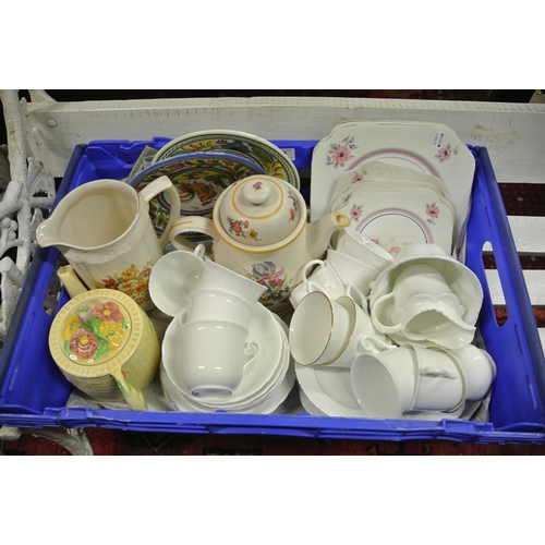 2 - Assorted lot of ware in box