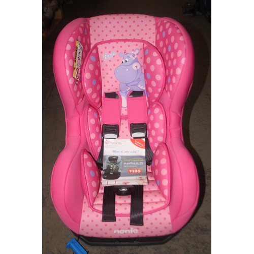 type d9 car seat