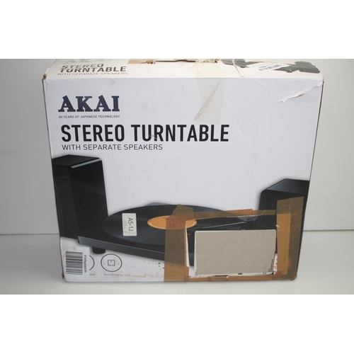 akai stereo turntable with speakers