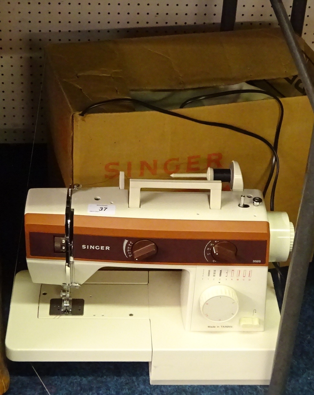 A Singer sewing machine af.