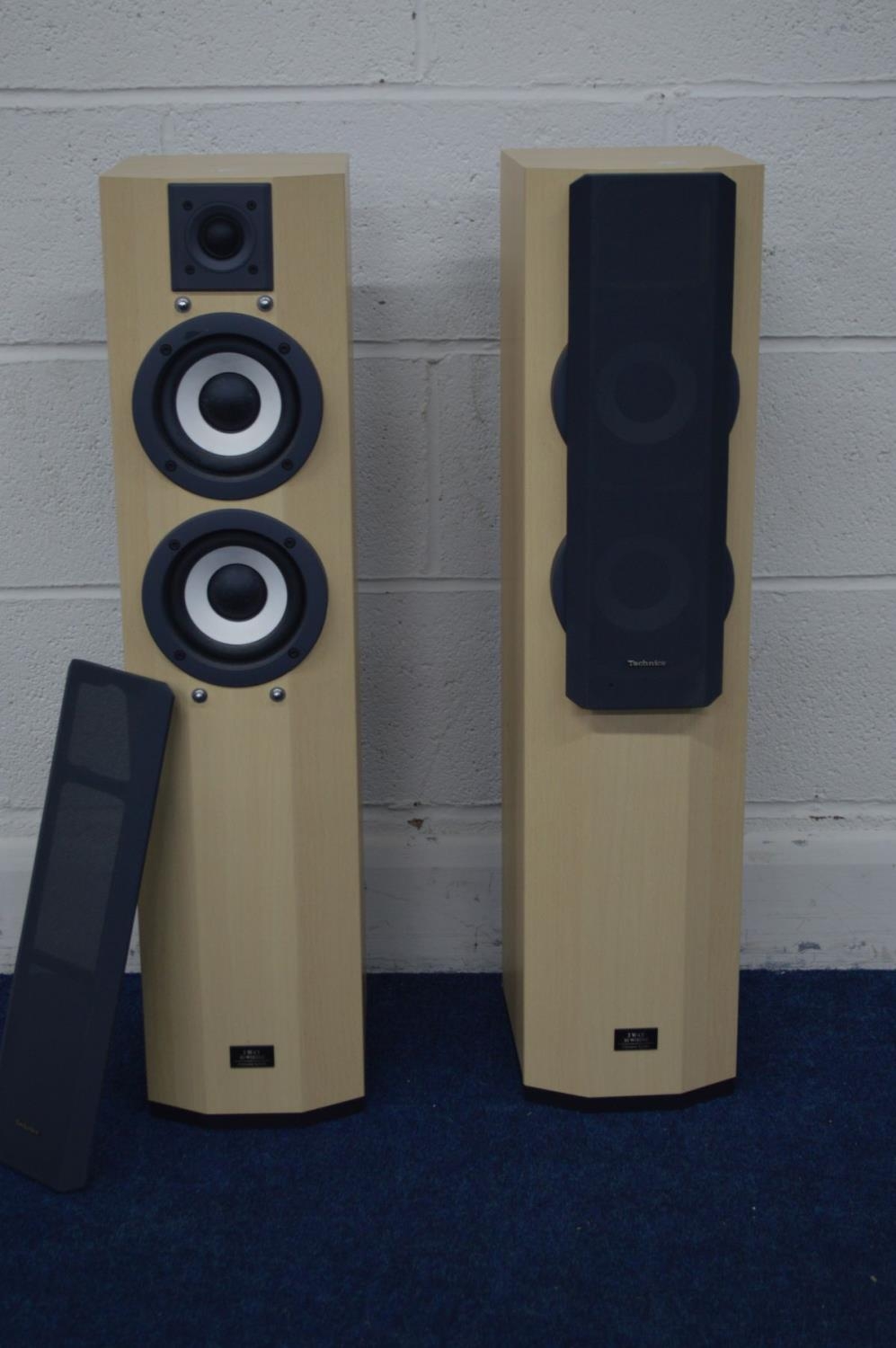 A PAIR OF TECHNICS SB-CA21 SPEAKERS