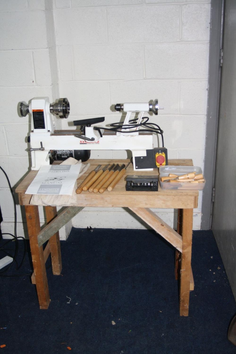 AN AXMINSTER APTC M330 WOOD LATHE total length 68cm with mandrill chuck
