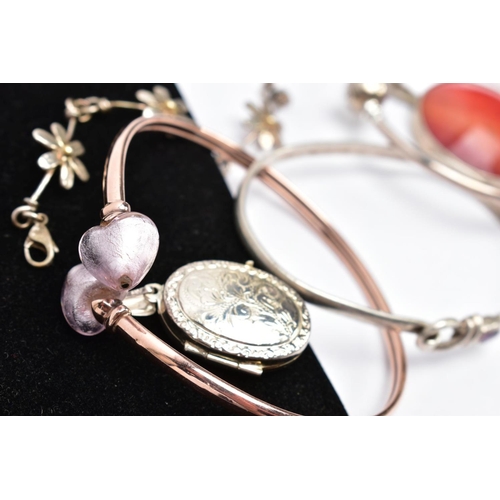 24 - A SELECTION OF SILVER AND WHITE METAL JEWELLERY, to include a Pandora bangle, a circular agate penda... 