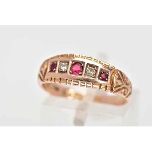 42 - AN EARLY 20TH CENTURY 9CT GOLD FIVE STONE RING, designed with a row of three circular cut red paste ... 