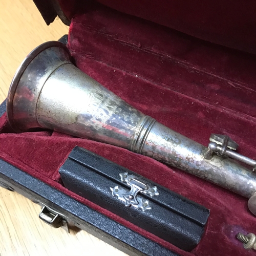 136A - A Vintage Silver King Clarinet with fitted travel case. Pat.2194513 - 254174.