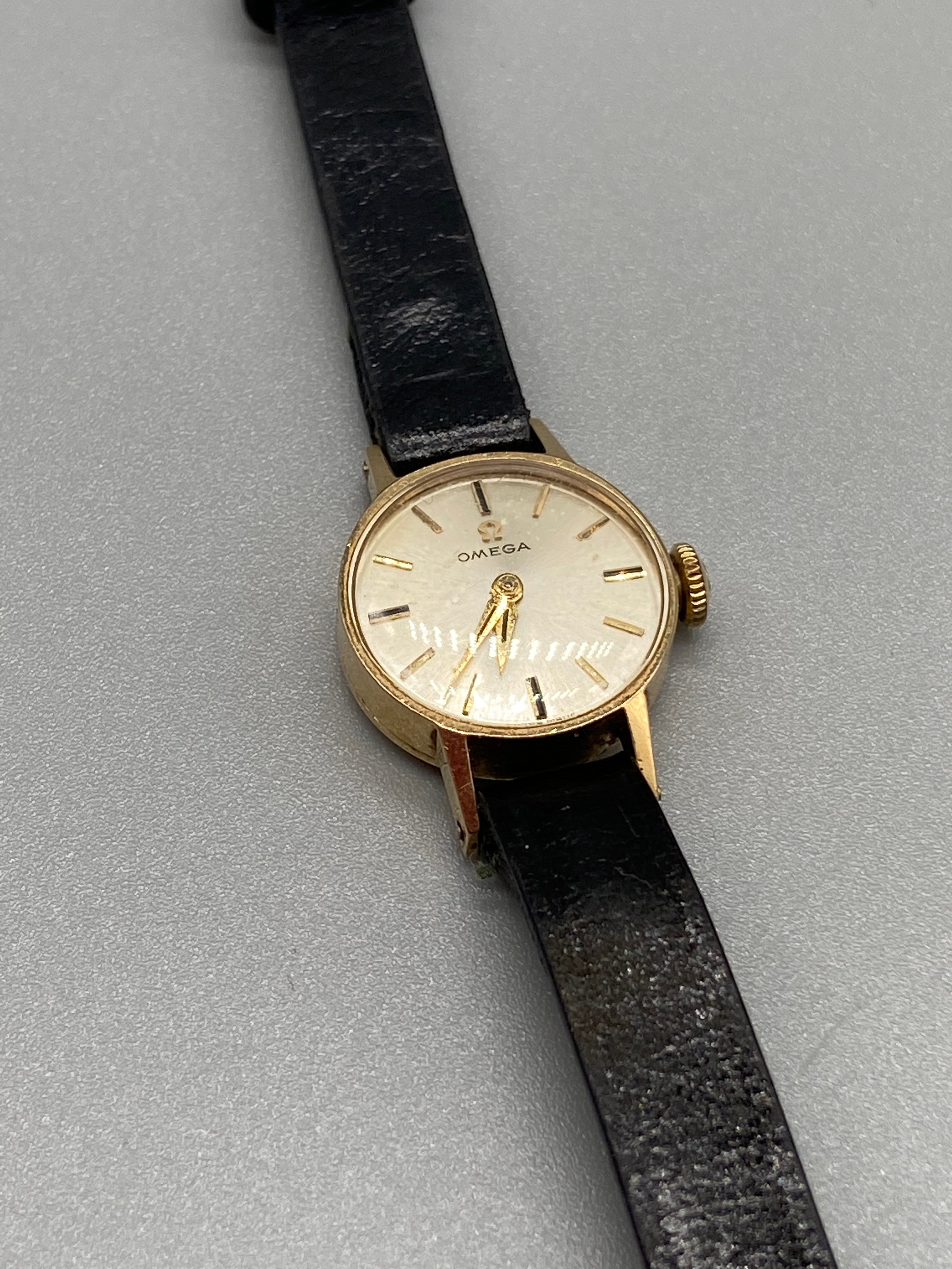 a-ladies-vintage-9ct-gold-cased-omega-watch-in-a-working-condition-17